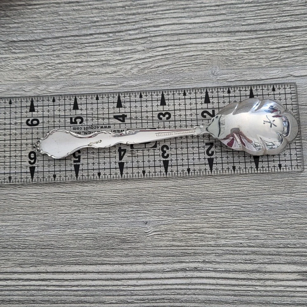 International Silver Wakefield Nut Dish Spoon Set Silverplate Scalloped Serving